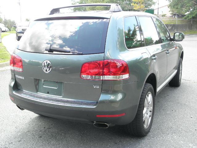 Volkswagen Touareg 2004 photo 1