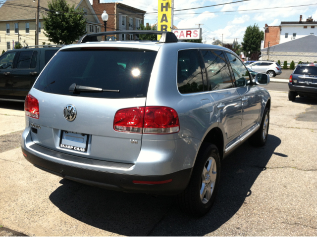 Volkswagen Touareg 2004 photo 1