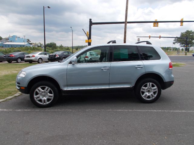 Volkswagen Touareg 2004 photo 2