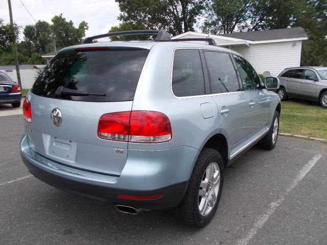 Volkswagen Touareg 2004 photo 4