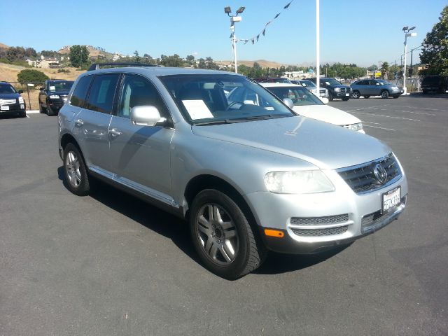 Volkswagen Touareg 2004 photo 1