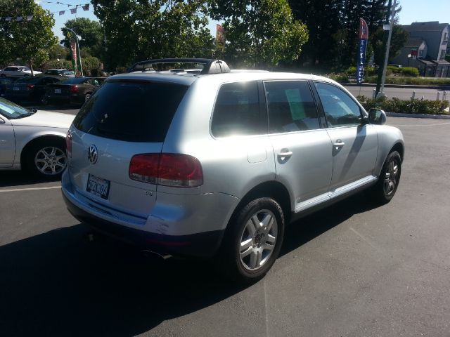 Volkswagen Touareg 2004 photo 2