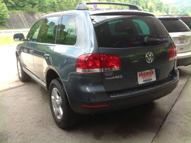 Volkswagen Touareg 2004 photo 1