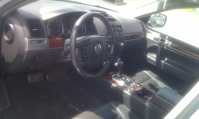 Volkswagen Touareg 2004 photo 2