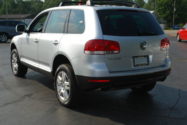 Volkswagen Touareg 2004 photo 1