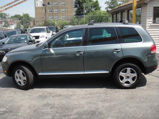 Volkswagen Touareg 2004 photo 1