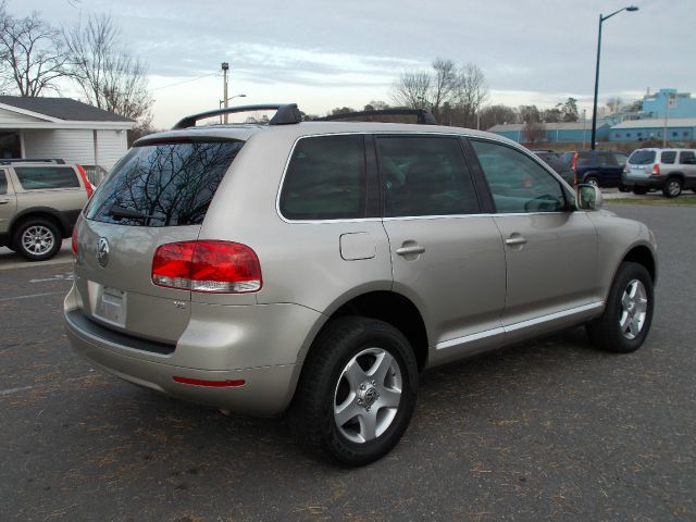 Volkswagen Touareg 2004 photo 3