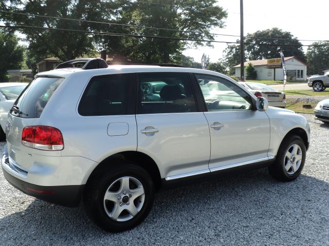 Volkswagen Touareg 2005 photo 2