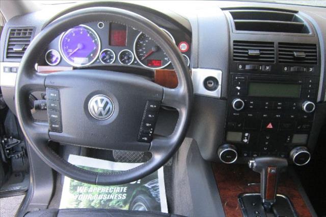 Volkswagen Touareg 2005 photo 2