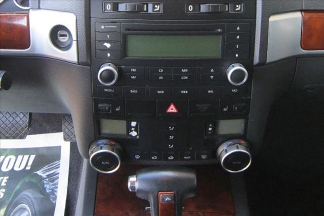 Volkswagen Touareg 2005 photo 9