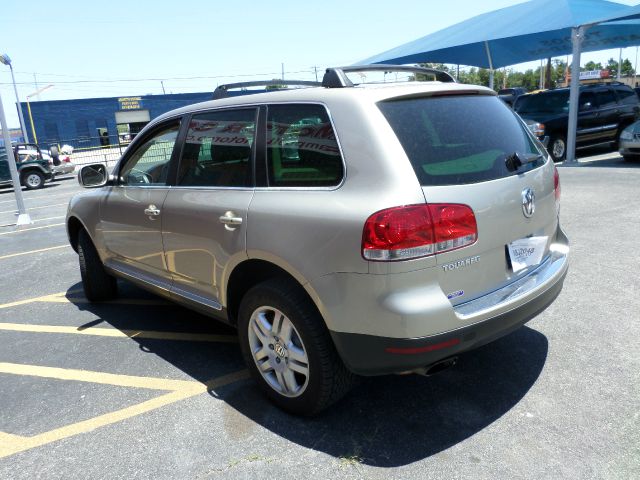 Volkswagen Touareg 2005 photo 1