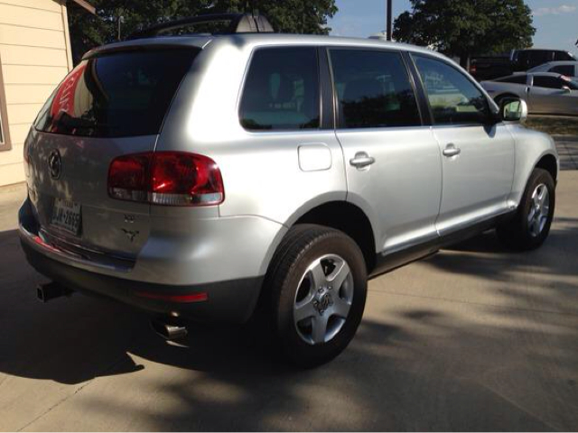 Volkswagen Touareg Red Line SUV