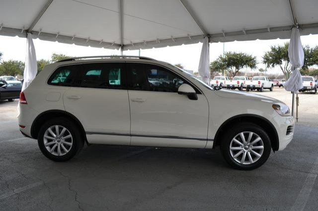 Volkswagen Touareg 2011 photo 5