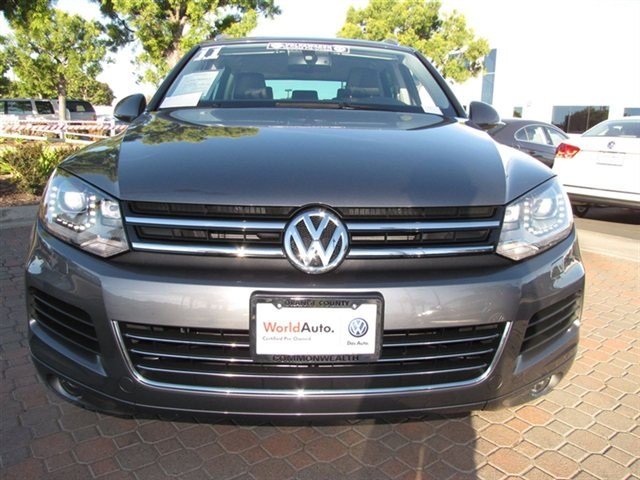 Volkswagen Touareg 2011 photo 1