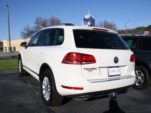 Volkswagen Touareg 2012 photo 4