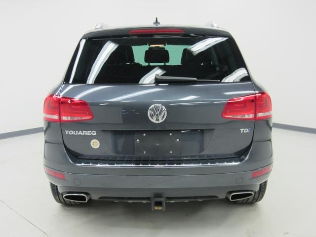 Volkswagen Touareg 2012 photo 1