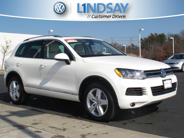 Volkswagen Touareg 2012 photo 1