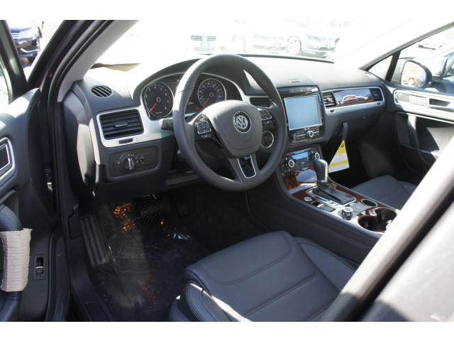 Volkswagen Touareg 2012 photo 4