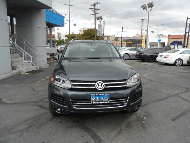 Volkswagen Touareg 2013 photo 1