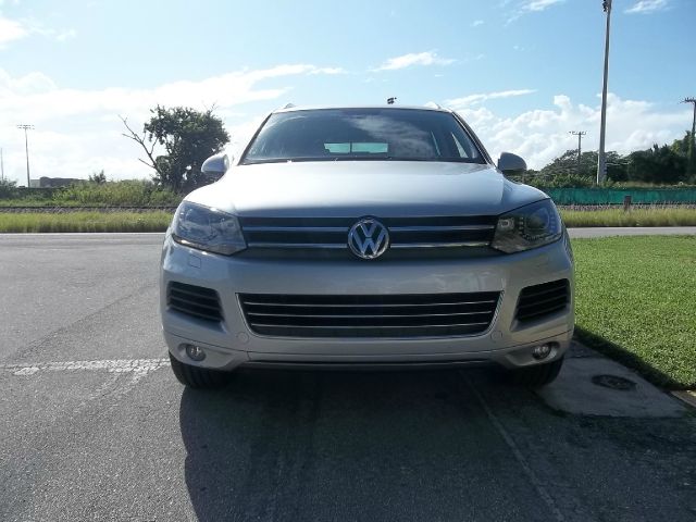 Volkswagen Touareg 2013 photo 2