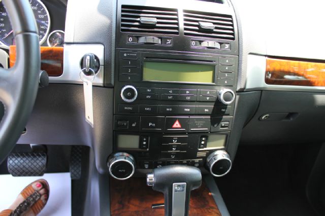 Volkswagen Touareg 2 2008 photo 24