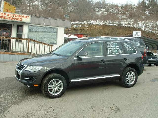 Volkswagen Touareg 2 Touring / AWD Sport Utility