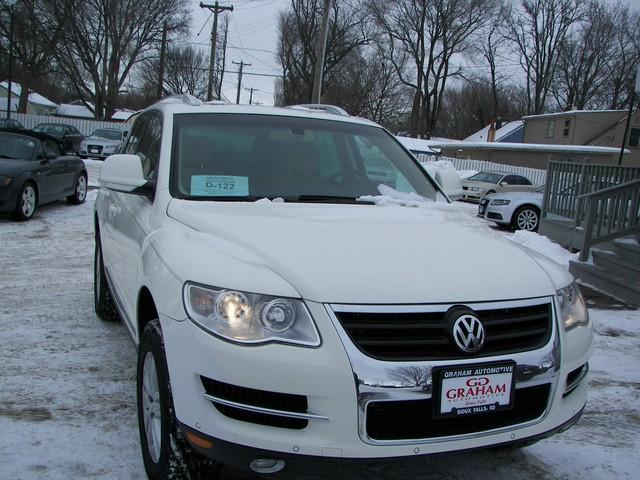 Volkswagen Touareg 2 2008 photo 2