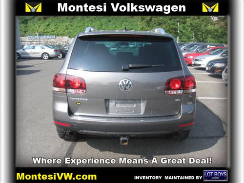 Volkswagen Touareg 2 2010 photo 2