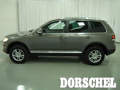 Volkswagen Touareg 2 2010 photo 2