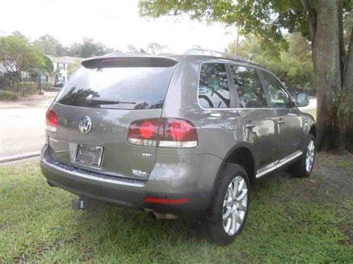 Volkswagen Touareg 2 2010 photo 1