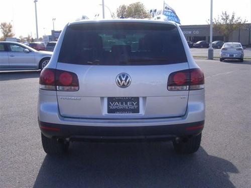 Volkswagen Touareg 2 2010 photo 2