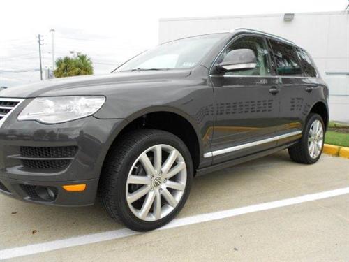 Volkswagen Touareg 2 2010 photo 2