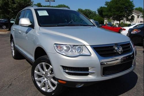 Volkswagen Touareg 2 2010 photo 2