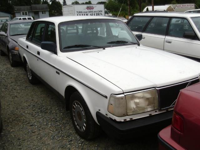 Volvo 240 1991 photo 2