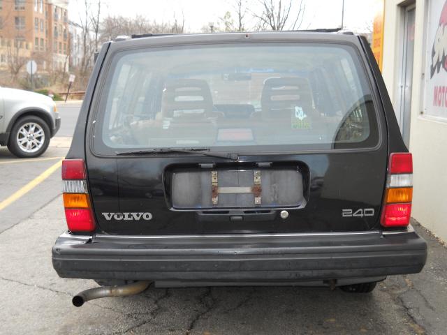 Volvo 240 1992 photo 2