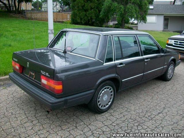 Volvo 740 Series 1990 photo 1