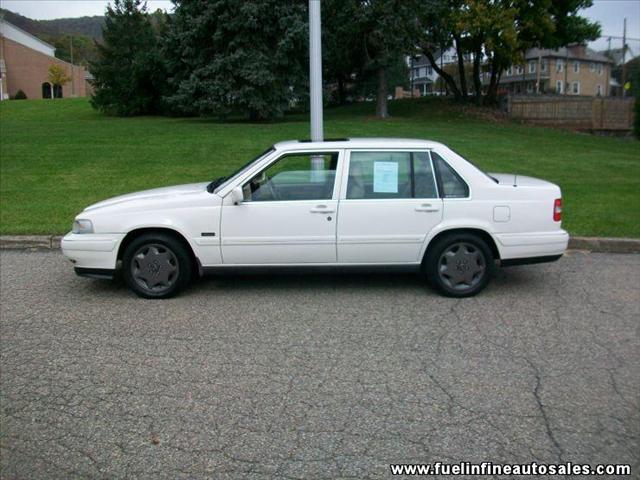 Volvo 960 Series Base Sedan