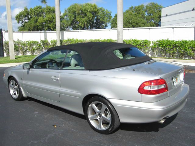 Volvo C70 2004 photo 2