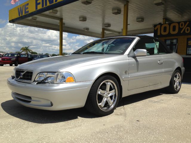 Volvo C70 2004 photo 2