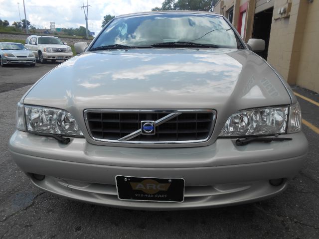 Volvo C70 2004 photo 2