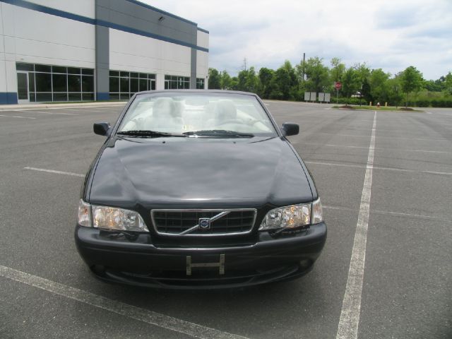 Volvo C70 2004 photo 1