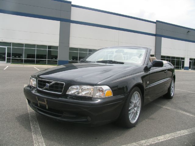 Volvo C70 2004 photo 2