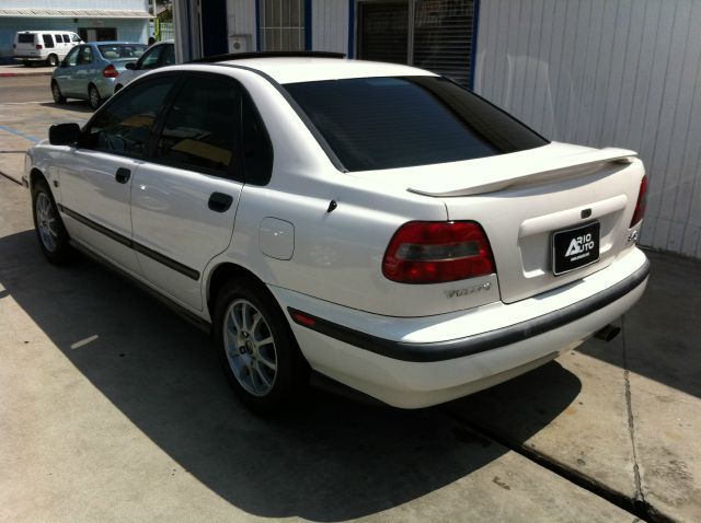 Volvo S40 2000 photo 2