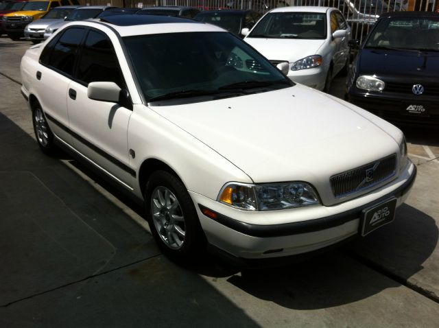 Volvo S40 2000 photo 4