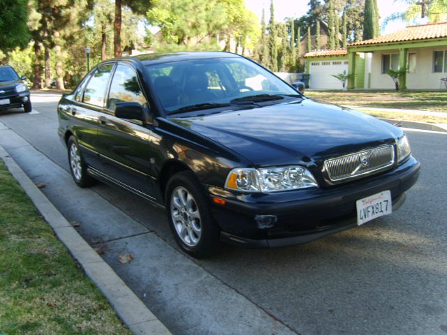 Volvo S40 2000 photo 1