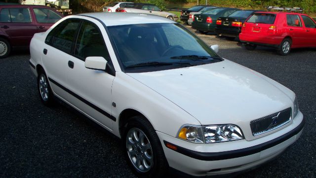 Volvo S40 2000 photo 2