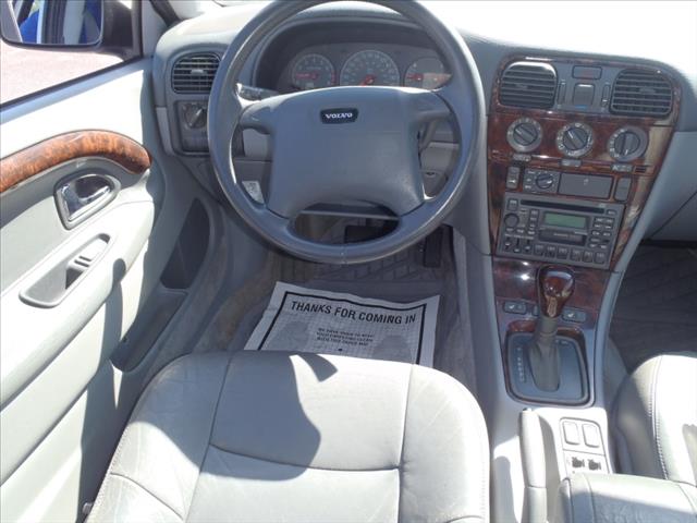 Volvo S40 2000 photo 2