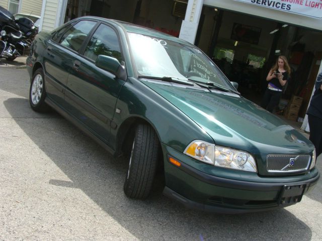 Volvo S40 2000 photo 18