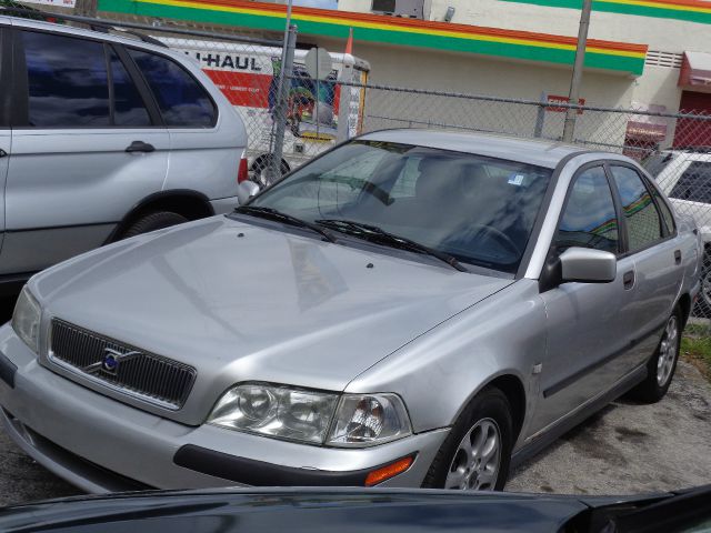 Volvo S40 2001 photo 2