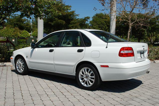 Volvo S40 2004 photo 2